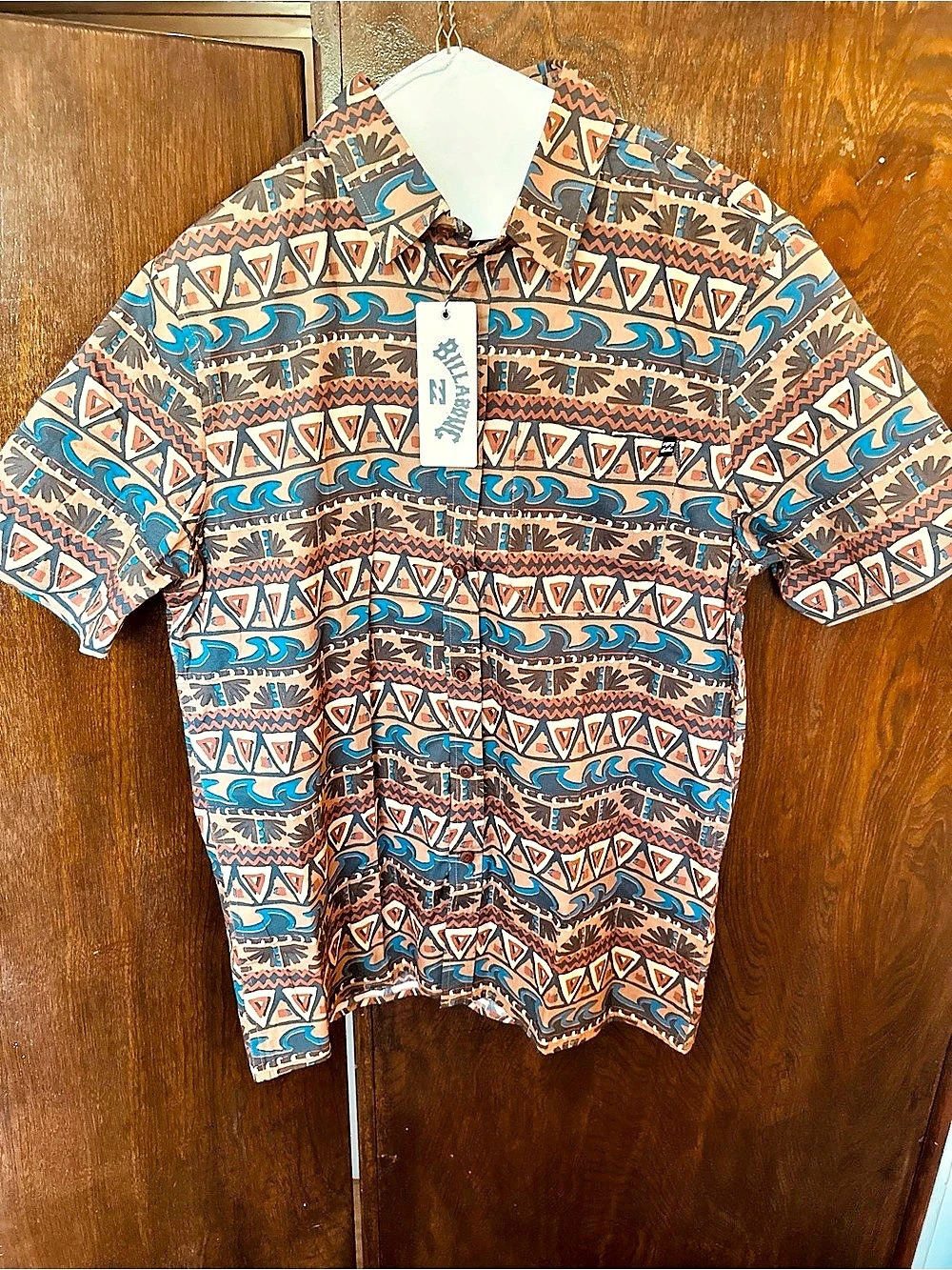 Billabong Hazel Short Sleeve Woven Shirt Men's Medium Geometric Surfer Print NWT